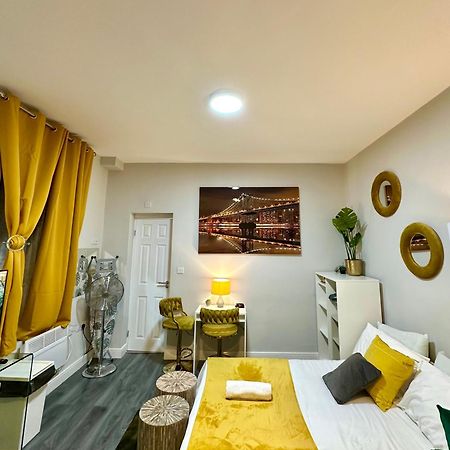 Private Luxurious City Studio-Daily,Weekly,Monthly Бирмингам Екстериор снимка