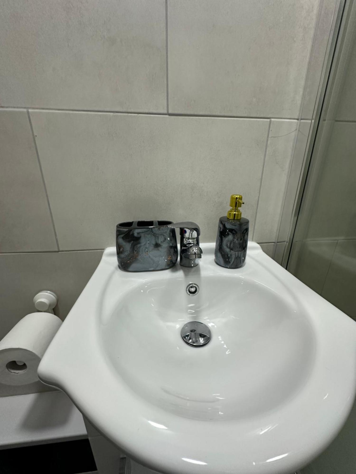 Private Luxurious City Studio-Daily,Weekly,Monthly Бирмингам Екстериор снимка