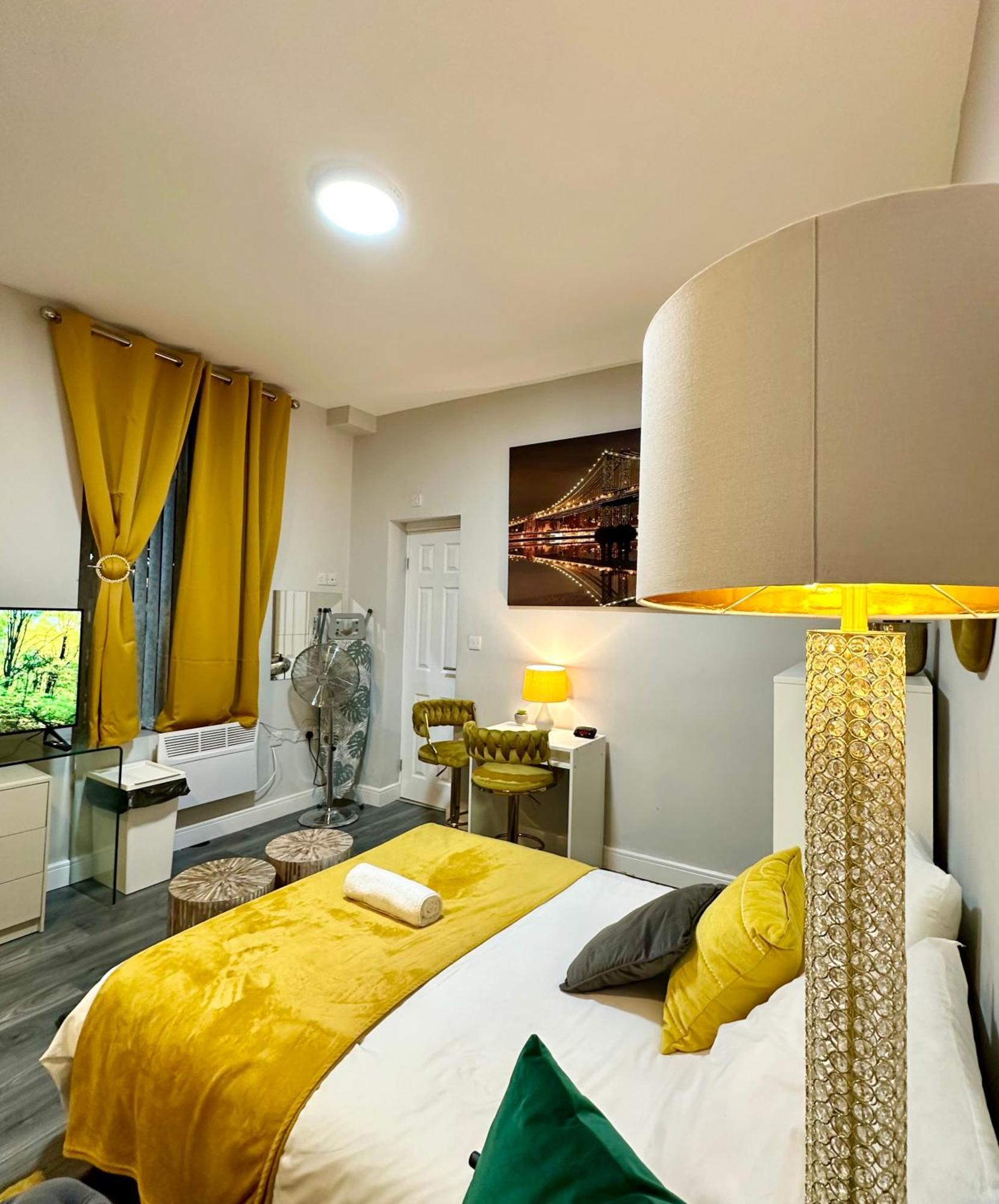 Private Luxurious City Studio-Daily,Weekly,Monthly Бирмингам Екстериор снимка